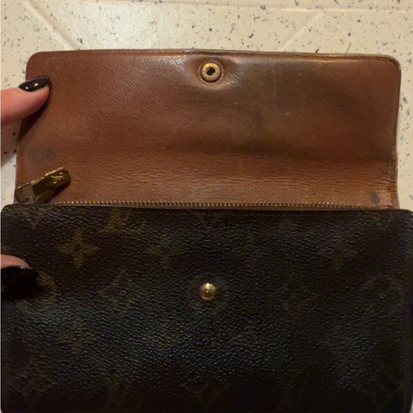 Authentic LOUIS VUITTON LV Vintage Monogram Sarah Wallet Envelope Leather 1992 - Picture 3 of 15